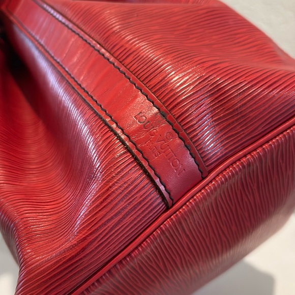 Louis Vuitton Epi Leather Bucket Red - Picture 8 of 16